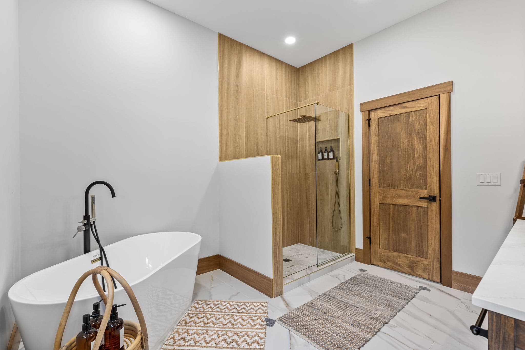 Bathroom One thumbnail 1