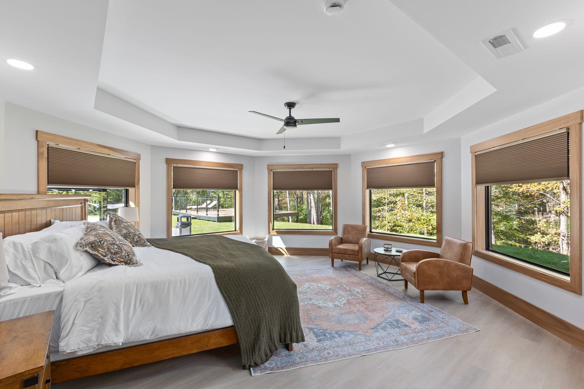 Bedroom One thumbnail 2