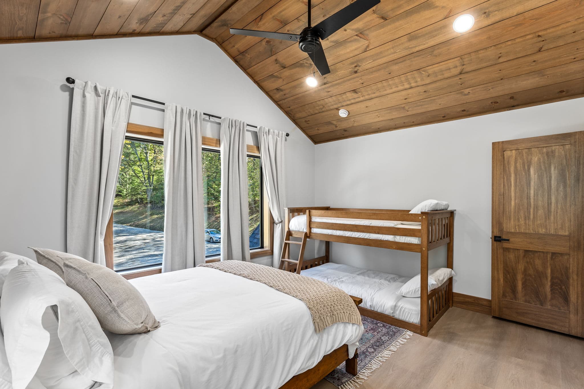 Bedroom Four thumbnail 2