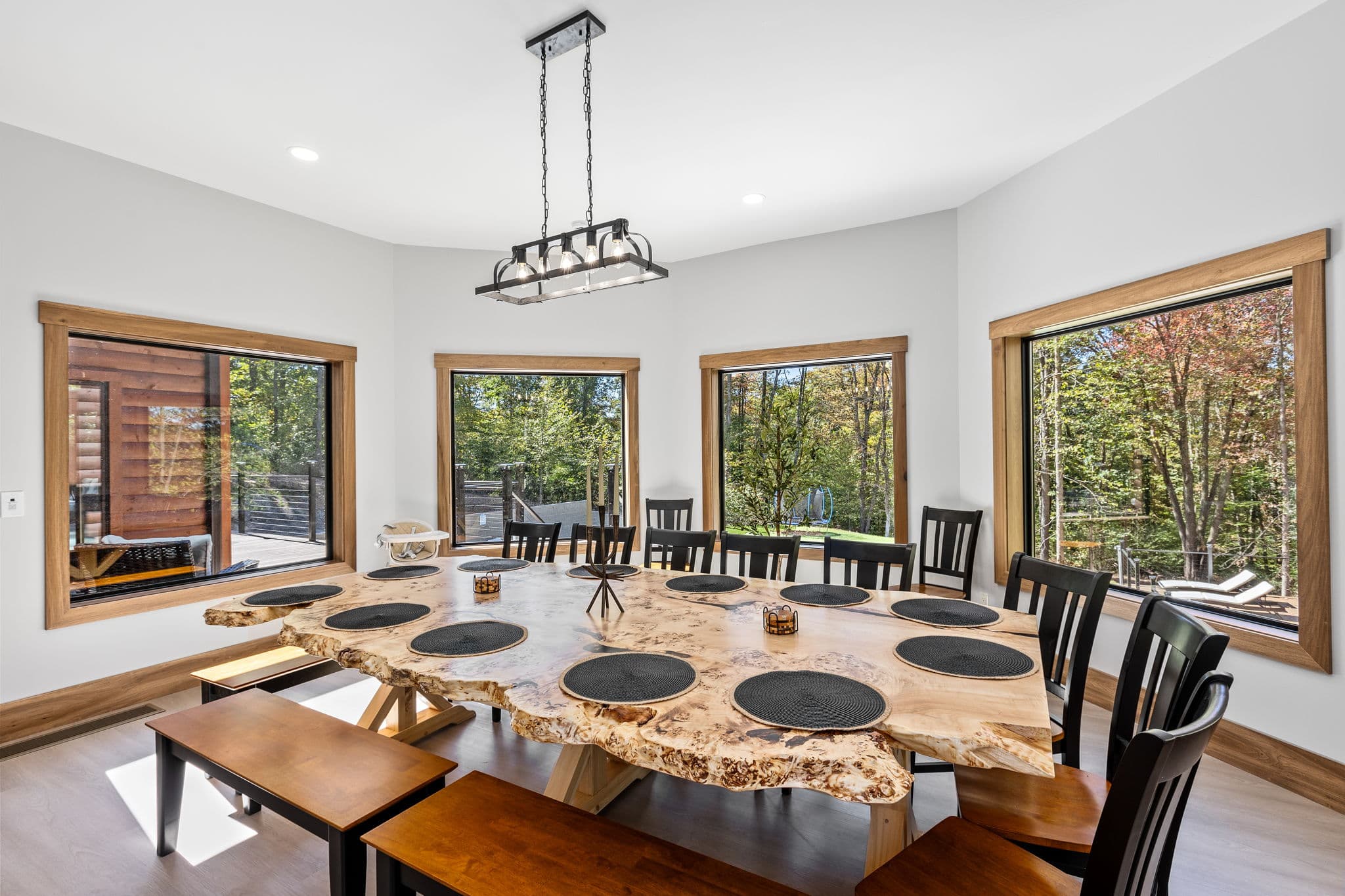 Dining Room thumbnail 2