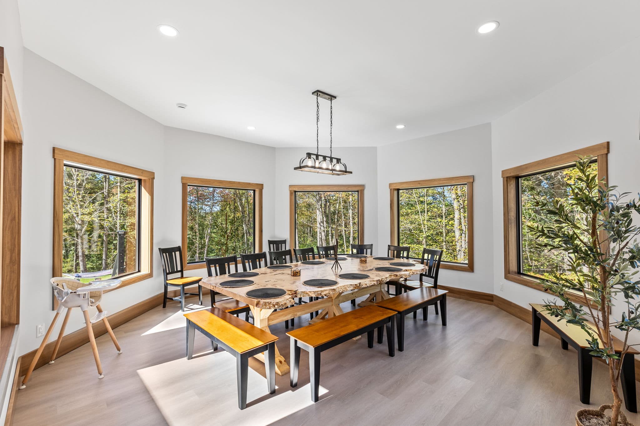 Dining Room thumbnail 3