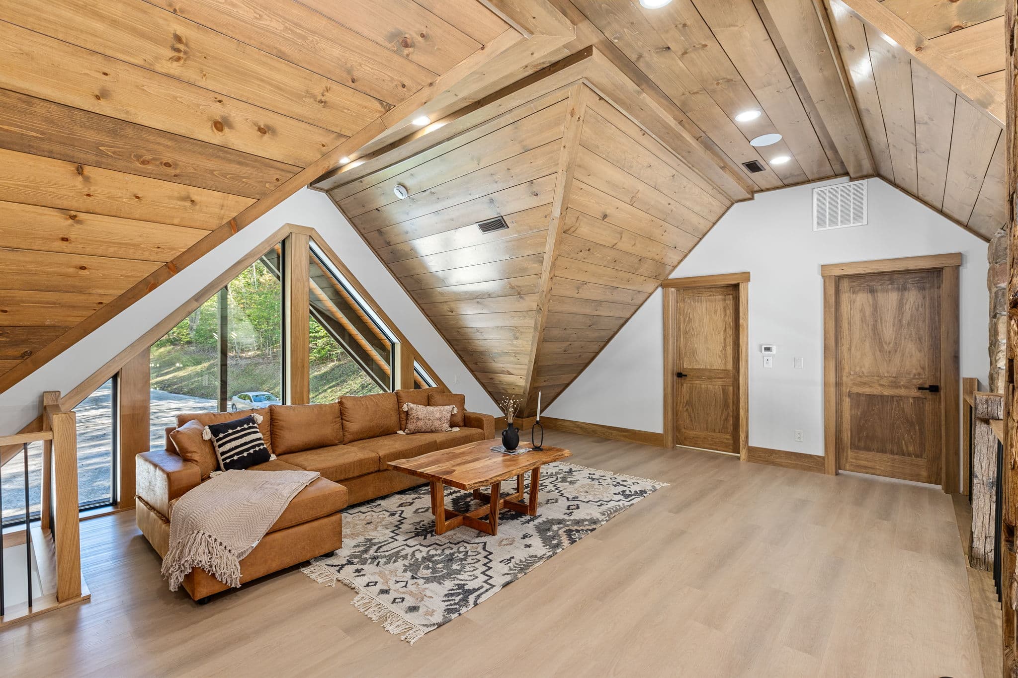 Sun Room thumbnail 1